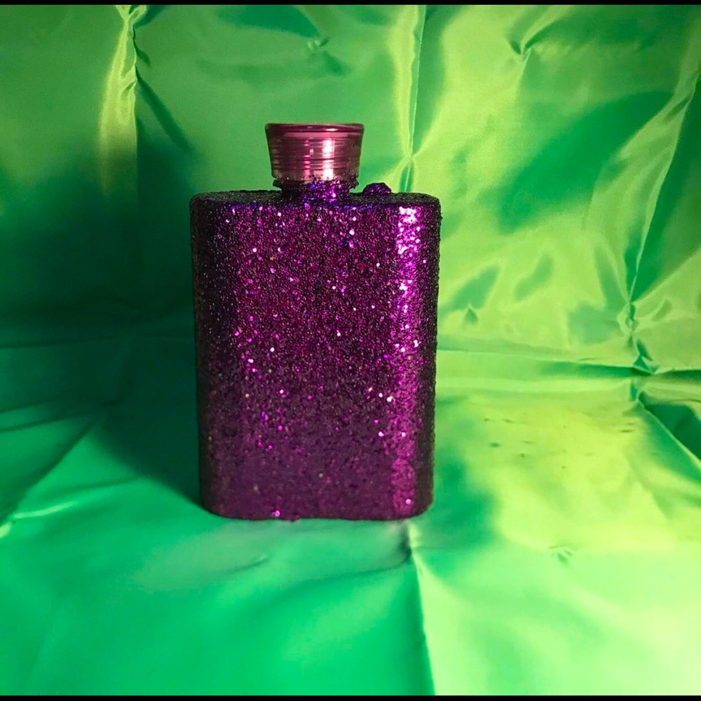 Decorated liquor flask